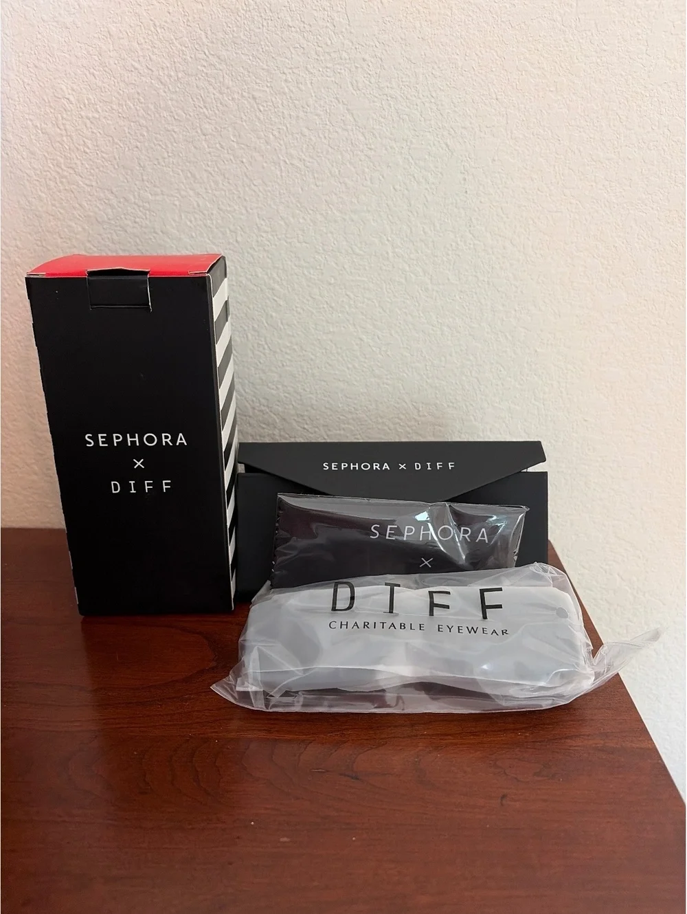 Brand New in Box Sephora X DIFF Eyewear Indy Black Sunglasses with Case & Cloth